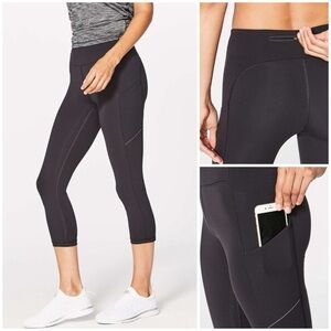 Lululemon Speed Up Crop (21")- Black/ Size 4